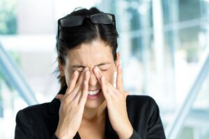 5 Ways to Improve Symptoms of Dry Eye